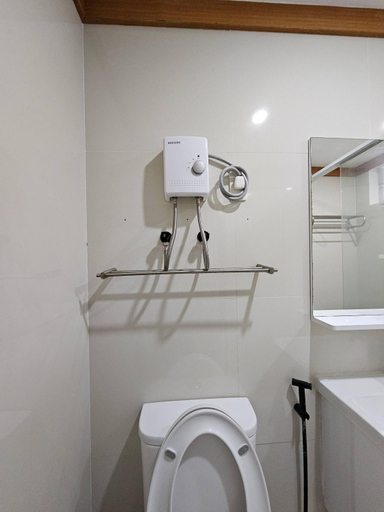 Bathroom 3, Modern and Spacious Condo in the heart of Cebu City, Cebu City