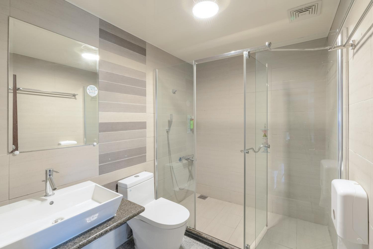 Bathroom 3, Fortune Hotel, Tainan