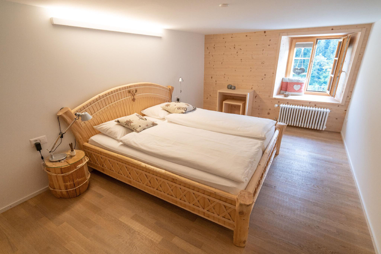 Bedroom 3, Hotel Wasserfall, La Gruyère