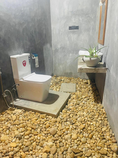 Bathroom 3, Private Organic House, Embilipitiya