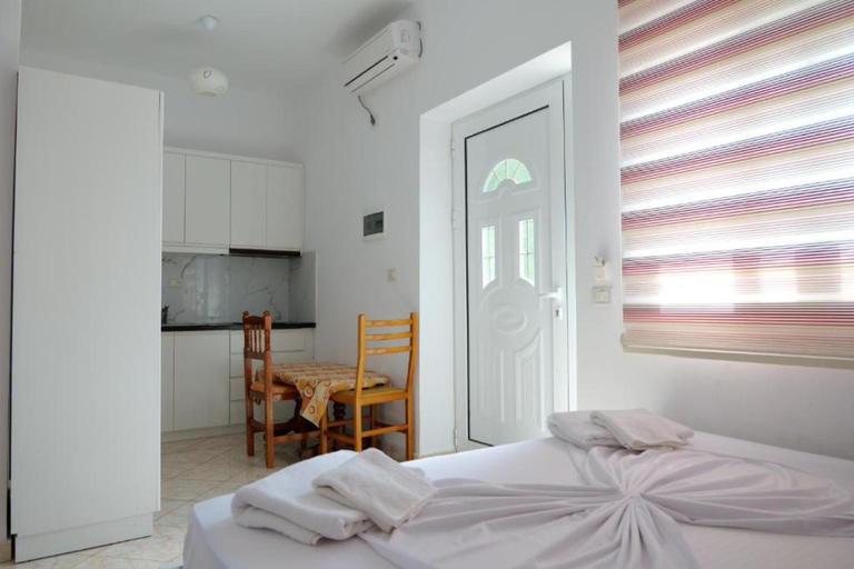 Bedroom 2, Vila Baka, Sarandës