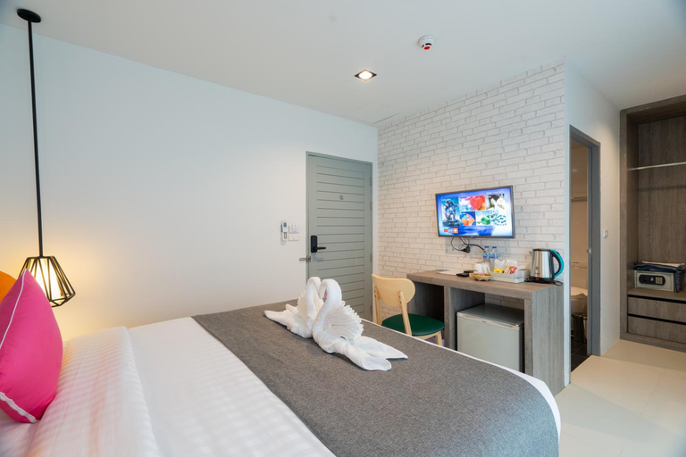 bedroom 6