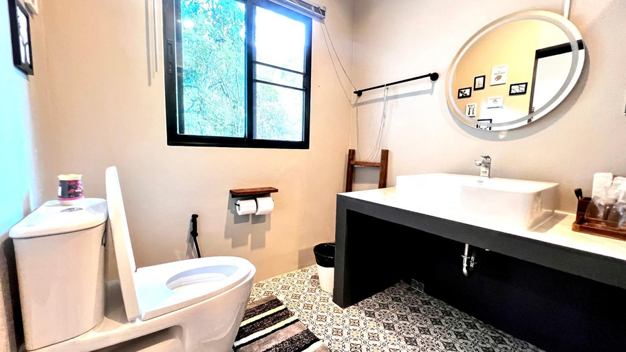 Bathroom 5, Plern Malee Resort, Mae Wang