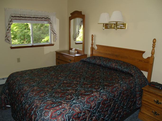 Bedroom 2, Wilson Lake Inn, Franklin