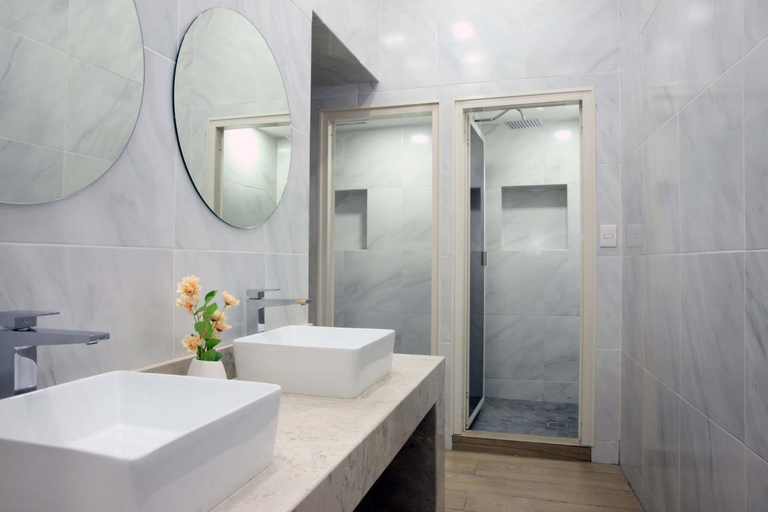 Bathroom 4, Hotel Grand Lion, Torreón