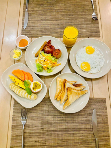 Food & Drinks