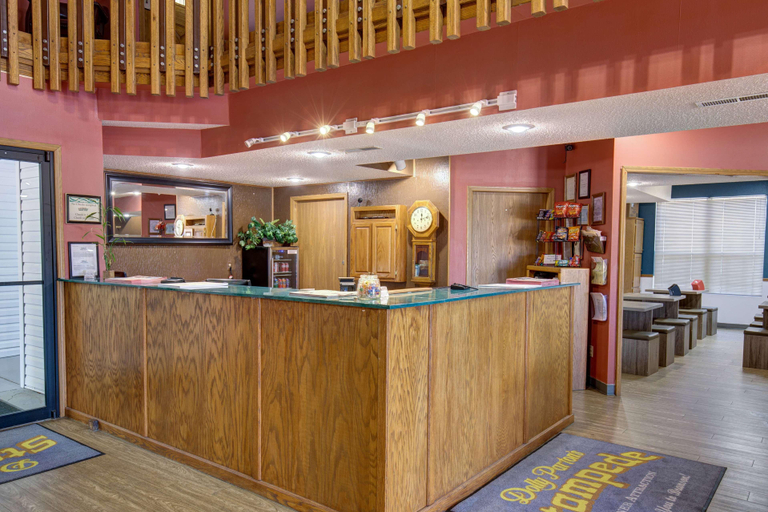 Public Area 3, Howard Johnson by Wyndham Branson Theatre District, Taney