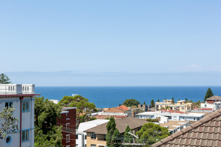 Exterior view, Bright 2-Bed Apartment in Coogee, Sydney