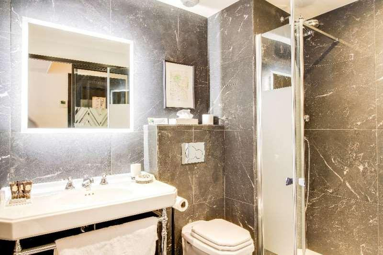 Bathroom 4, Mom'Art Hotel, Paris