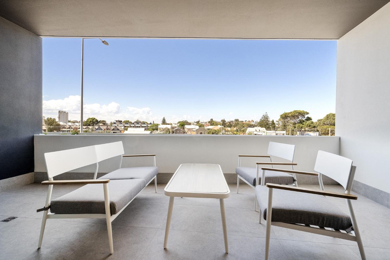 3, Modern 1-Bed Apartment with Views in Fremantle, Fremantle