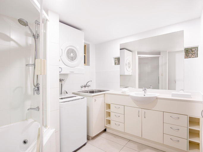 Bathroom 5, Mantra French Quarter Apartment, Noosa - Noosa-Noosaville
