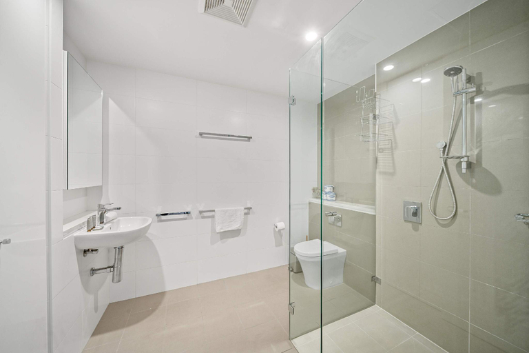 Bathroom, Tranquil 1-Bed Apartment in Kingston Foreshore, Canberra