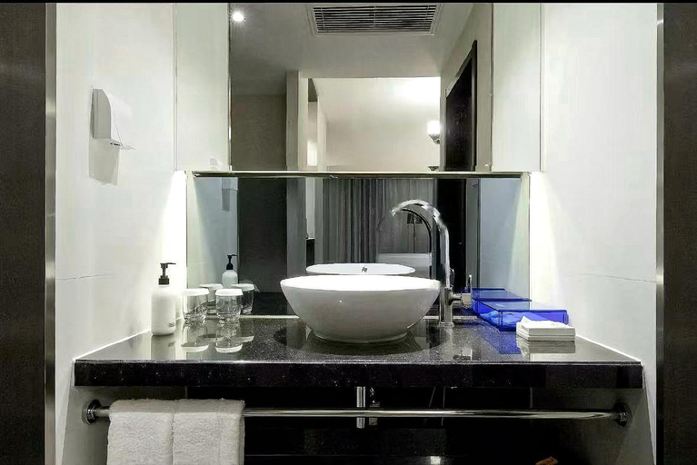 Bathroom 3, Orange Hotel Hangzhou Binjiang University Town, Hangzhou