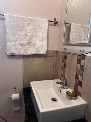 Bathroom, Mzanzi Rock Halaal Guesthouse, City of Johannesburg