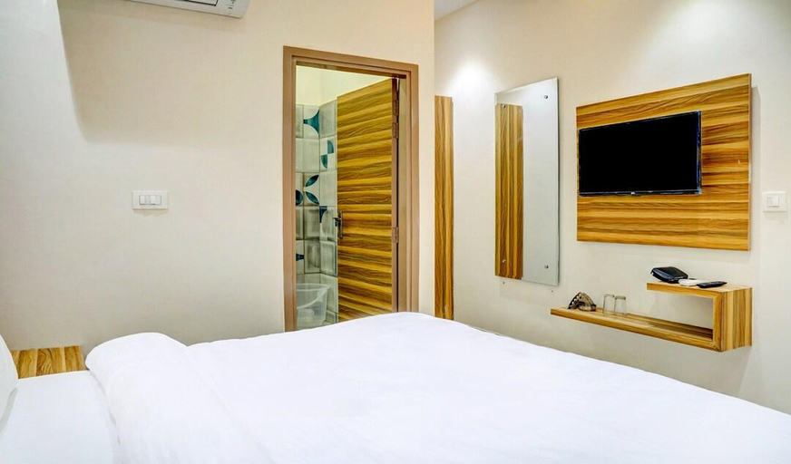 Others 4, Hotel Maahi, Sahibzada Ajit Singh Nagar