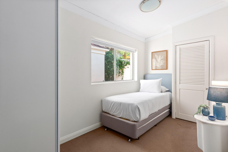 Bedroom 3, Bright 3-Bed Apartment Near Coogee Beach, Sydney