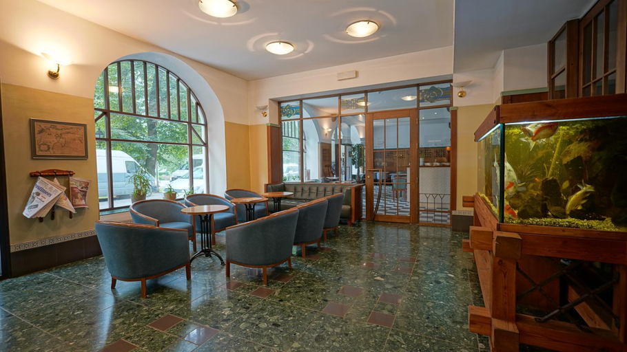 Public Area, Barclay, Tartu