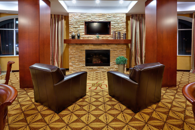 Public Area 4, Holiday Inn Express & Suites CLARINGTON - BOWMANVILLE by IHG, Durham