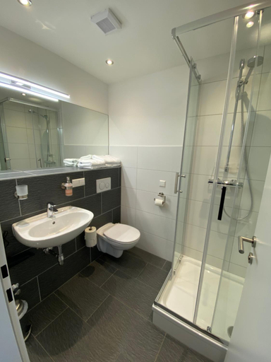 Bathroom 4, KM Hotel Murtal, Murtal