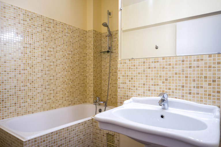 Bathroom 4, The Originals City Hôtel Napoléon La Roche-sur-Yon, Vendée