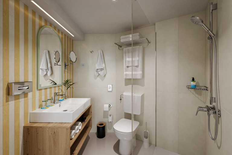 Bathroom 5, Valamar Diamant Hotel, Poreč