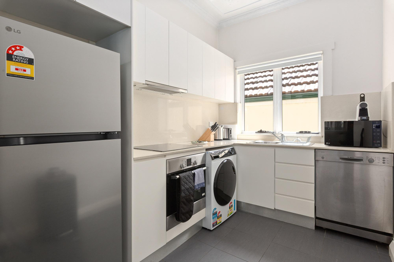 Kitchen, Bright 2-Bed Apartment in Coogee, Sydney
