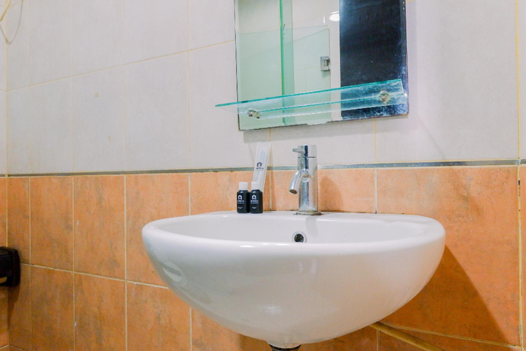 Bathroom 3, Good Deal Studio Tamansari Sudirman By Travelio, South Jakarta
