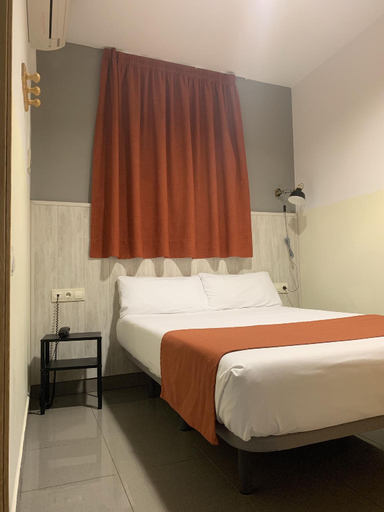 Bedroom 4, Hostal "La Terrassa", Barcelona