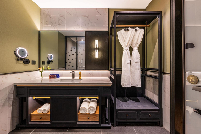 Bathroom 2, Manxin Hotel Qingdao Xinduxin, Qingdao