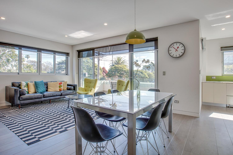 5, Spacious 2-bed Apartment Close to City, Sydney