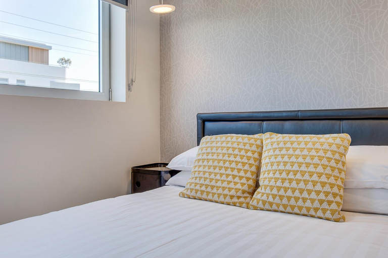 Bedroom 2, Cosy 1-Bedroom Apartment Close to the City, Sydney
