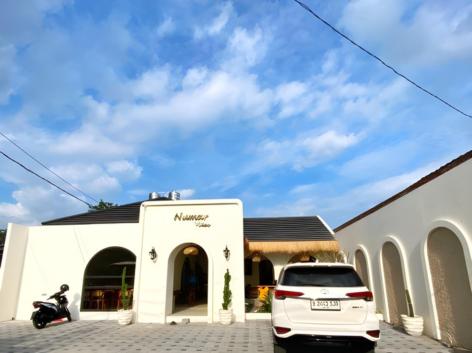 3, NUMAR VILLAS - bohemian with private pool, Sleman