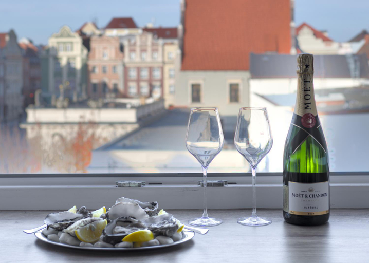 Food and beverages 5, Oysters & Bubbles. Gastro Rooms, Poznań City