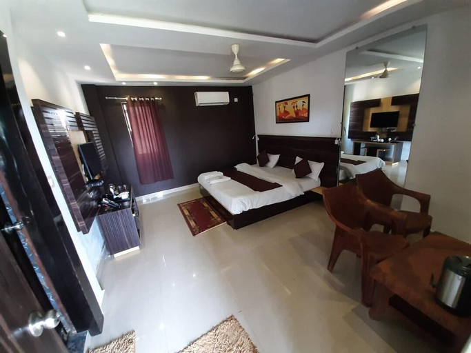 Bedroom 3, Khalsa Lake view, Hoshangabad