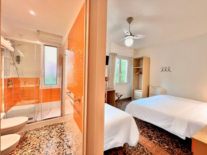 Bedroom 2, Hotel Liliana, Savona
