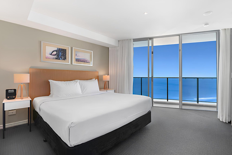 Bedroom 5, Stylish 2-bed in Surfers Paradise With River Views, Gold Coast