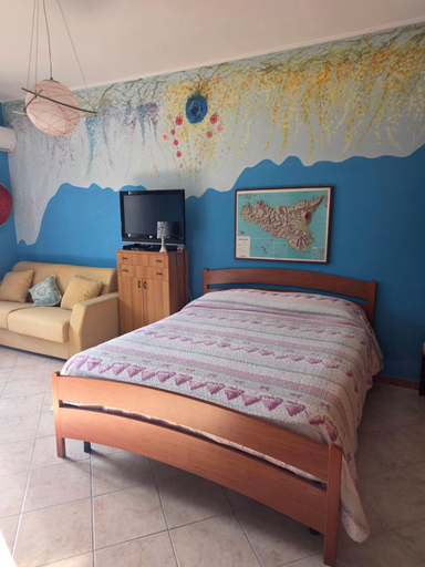 Bedroom 3, PERLA VERDE Suites, Messina