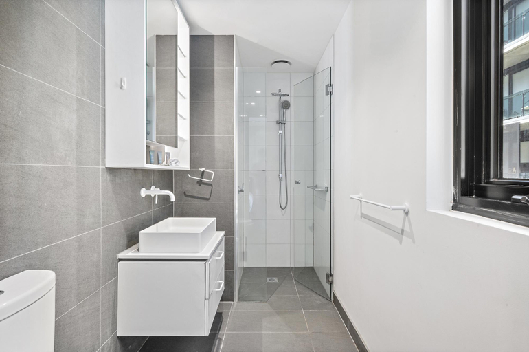 Bathroom 2, Well-Lit 2-Bed Apartment with Balcony, Melbourne