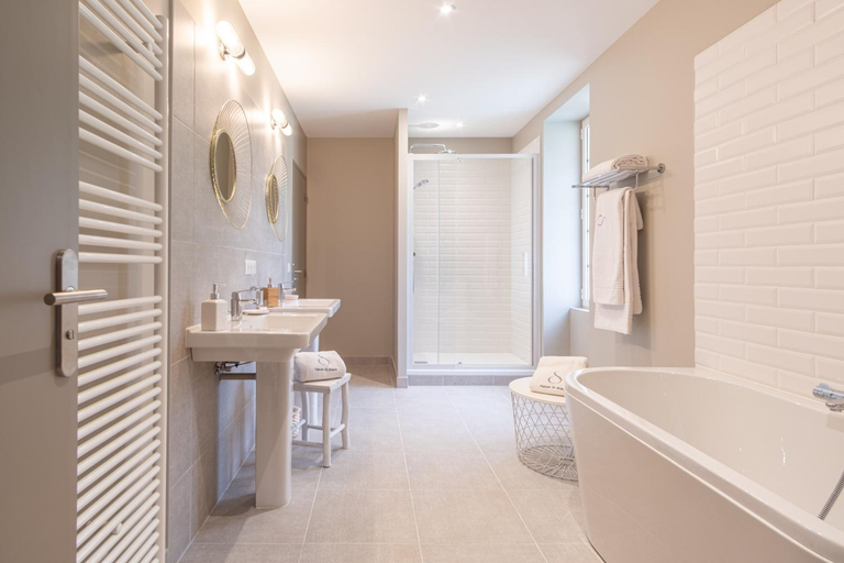 Bathroom 3, Seguin - Chambres d’hotes, Gironde