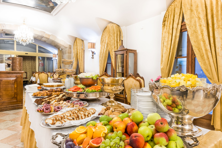 Food & Drinks 5, Charles Bridge Palace, Praha 1