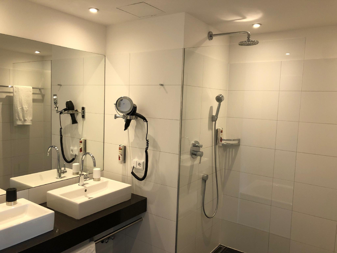 Bathroom 3, Heitlinger Hof, Karlsruhe