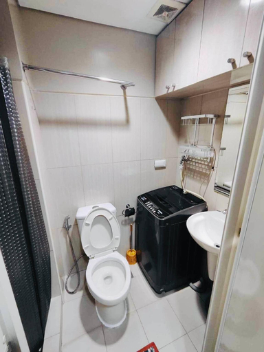 Bathroom 3, Peaceful Pasay Oasis - Entire Apartment for Rent, Pasay City