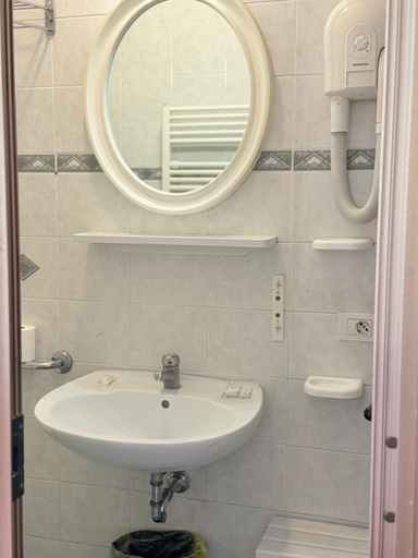 Bathroom 3, Hotel Bruna, Rome