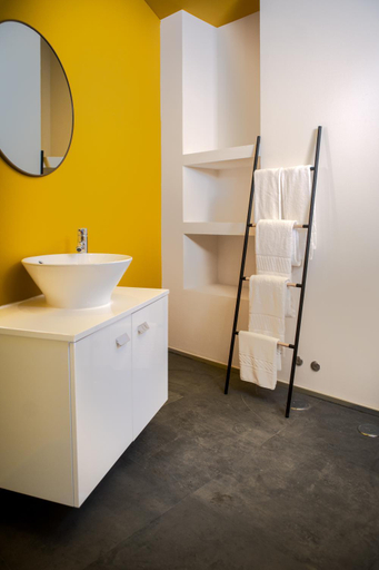 Bathroom 4, Gloria Suites by LxWay, Lisbon