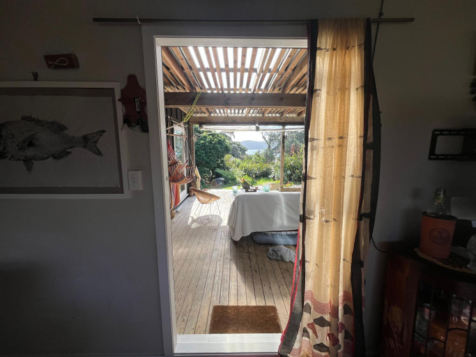 Others 3, Mulberry Grove Retreat, Auckland