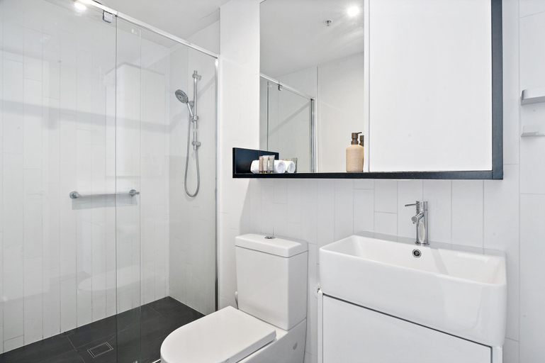 Clothes dryer, Renovated 2-Bed Apartment with Balcony, Melbourne