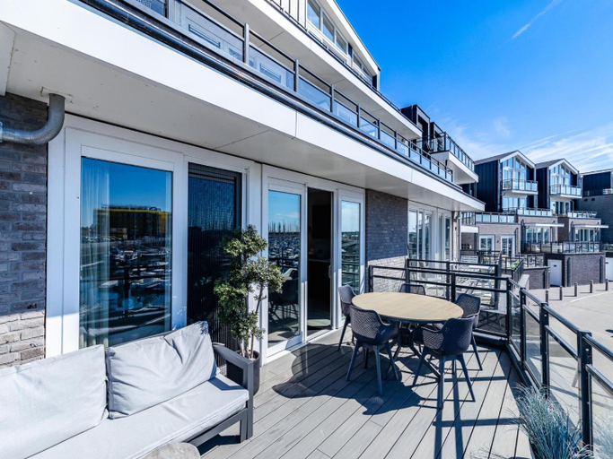 Balcony/terrace 5, Apartment in Sint-Annaland with Beach Access, Tholen