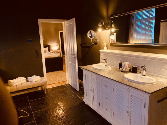 Bathroom 4, The Hampton Hock's - Wellness & Wine, Bad Dürkheim
