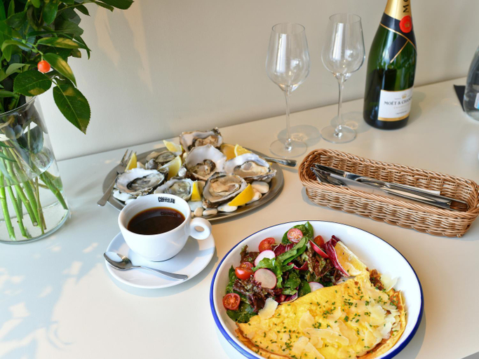 Food and beverages 3, Oysters & Bubbles. Gastro Rooms, Poznań City