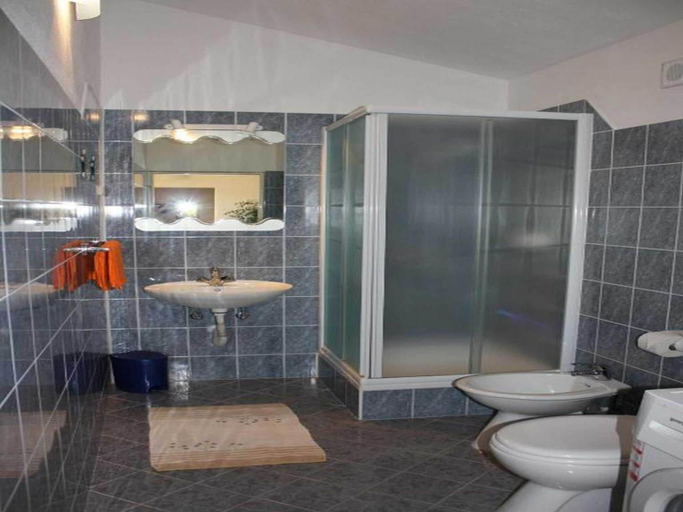 Bathroom 3, Apartment Racic - Two-bedroom Apartment with Balcony and Sea View, Bol